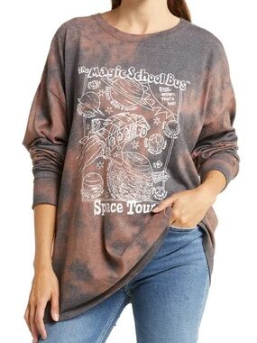 MAGIC SCHOOL BUS SPACE TOUR GRAPHIC LONG SLEEVE TEE IN TIE DYE